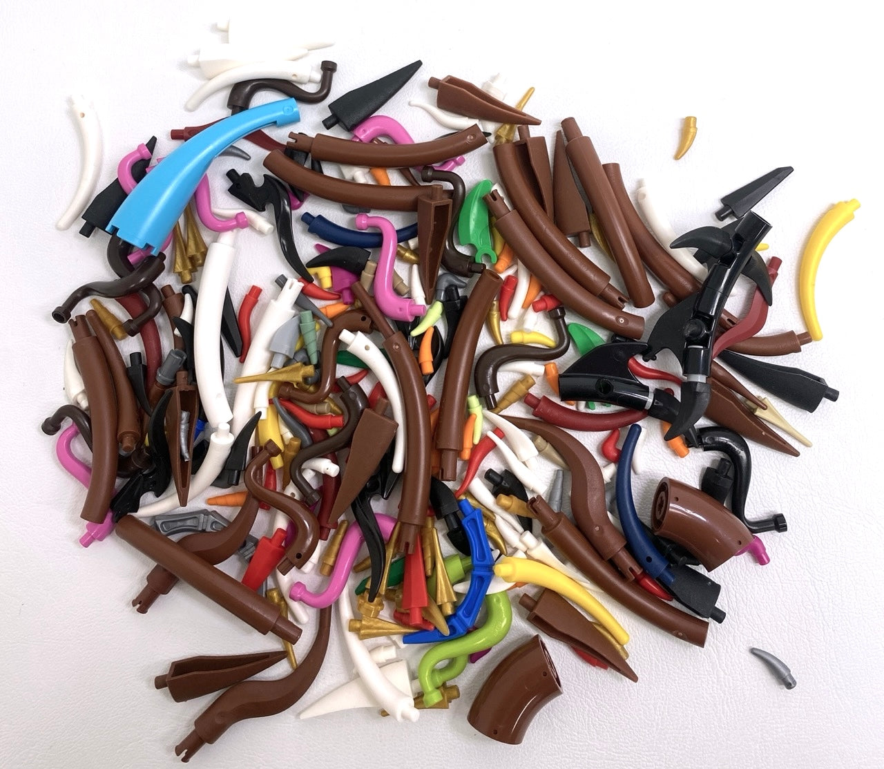 LEGO Animal Claws / Horns / Tails / Teeth Mixed Pack