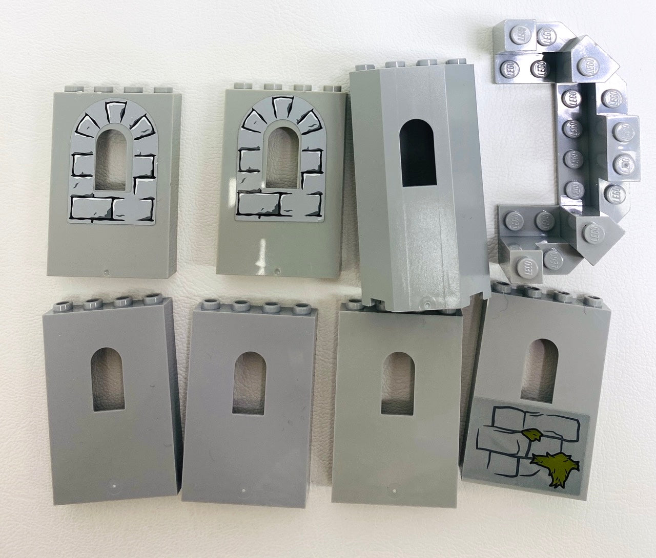 LEGO Castle Panel and Turret Top Mixed Fun Pack Light Bluish Grey