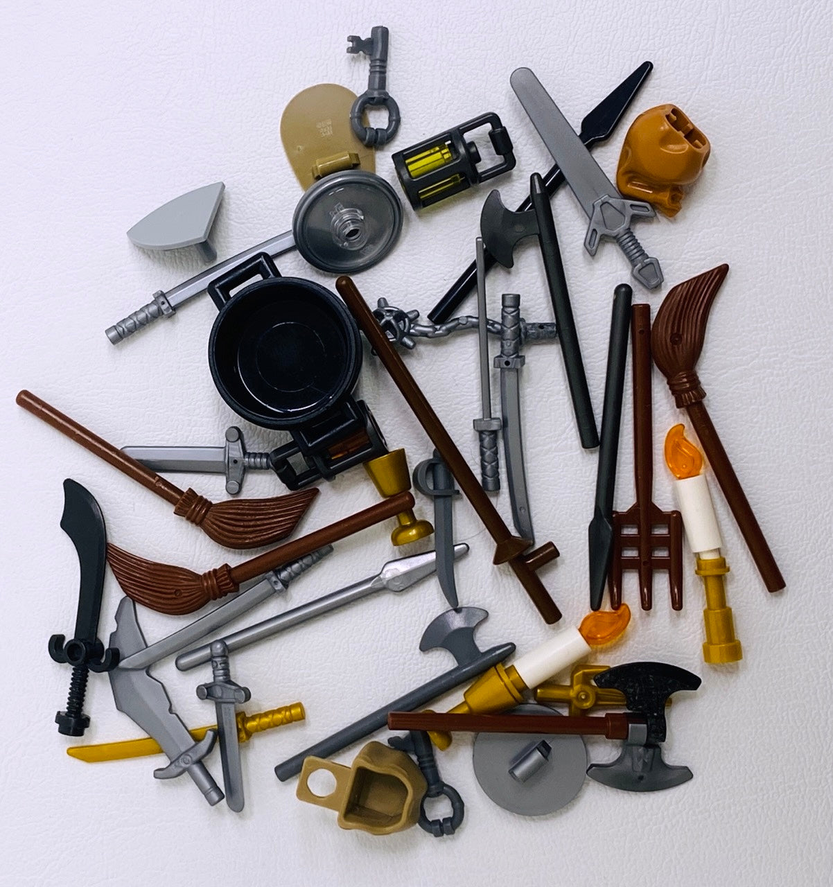 LEGO Dungeons and Dragons Adventure Accessories Pack Weapons Tools Treasure and More Castle Lord of the Rings