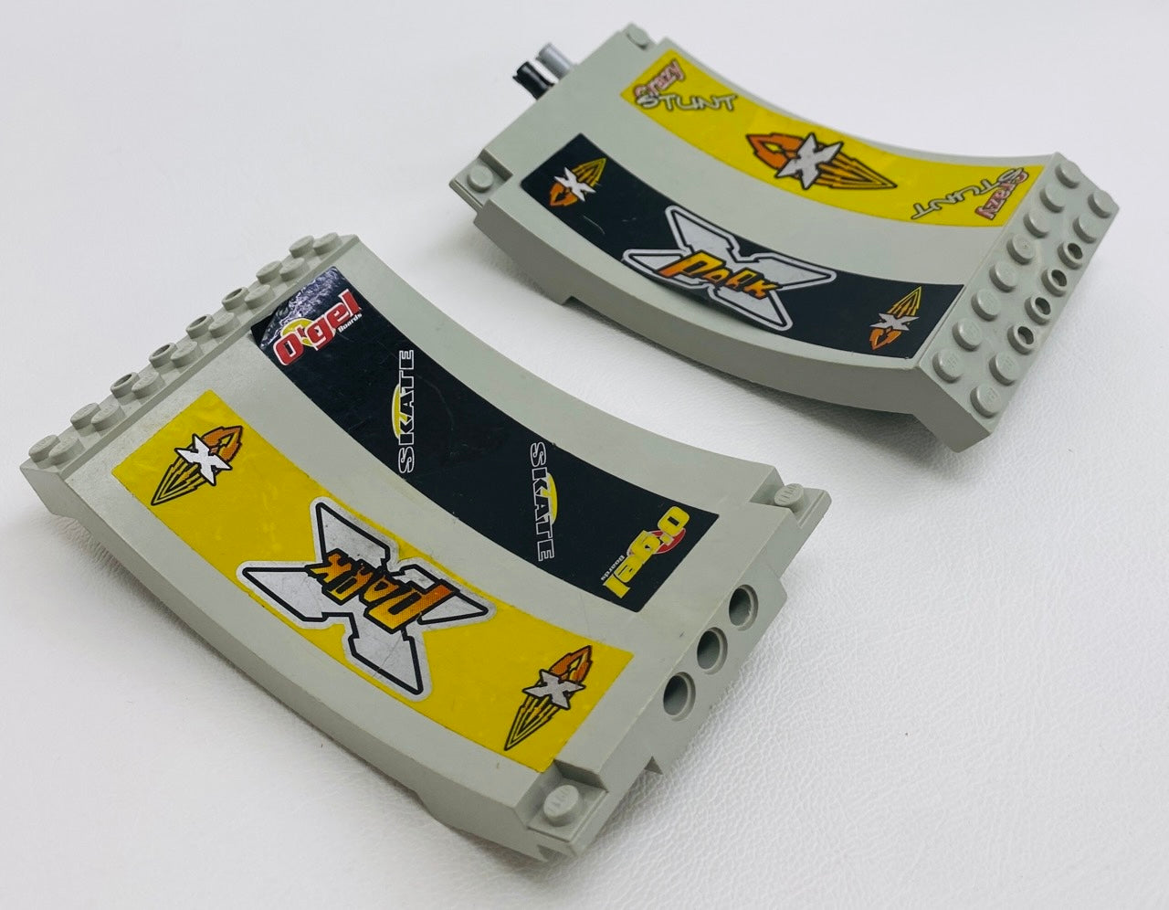 LEGO Skateboard Ramp Pack of 2 Light Grey (Old Shade) - Island Xtreme Stunts