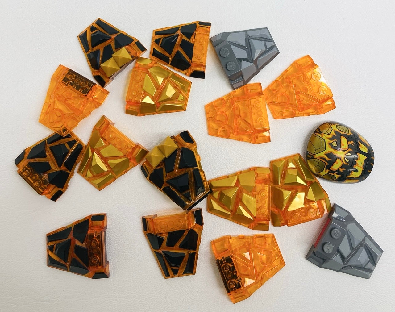 LEGO Lava Fun Pack Mixed Slope Pieces with Marvel Superheroes Molten Man Mask