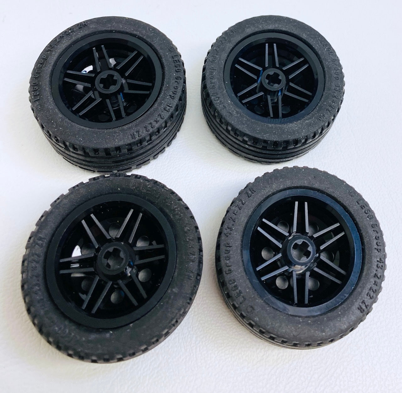 LEGO Technic Tyre 43.2x22ZR Pack of 4 with Black Hubs