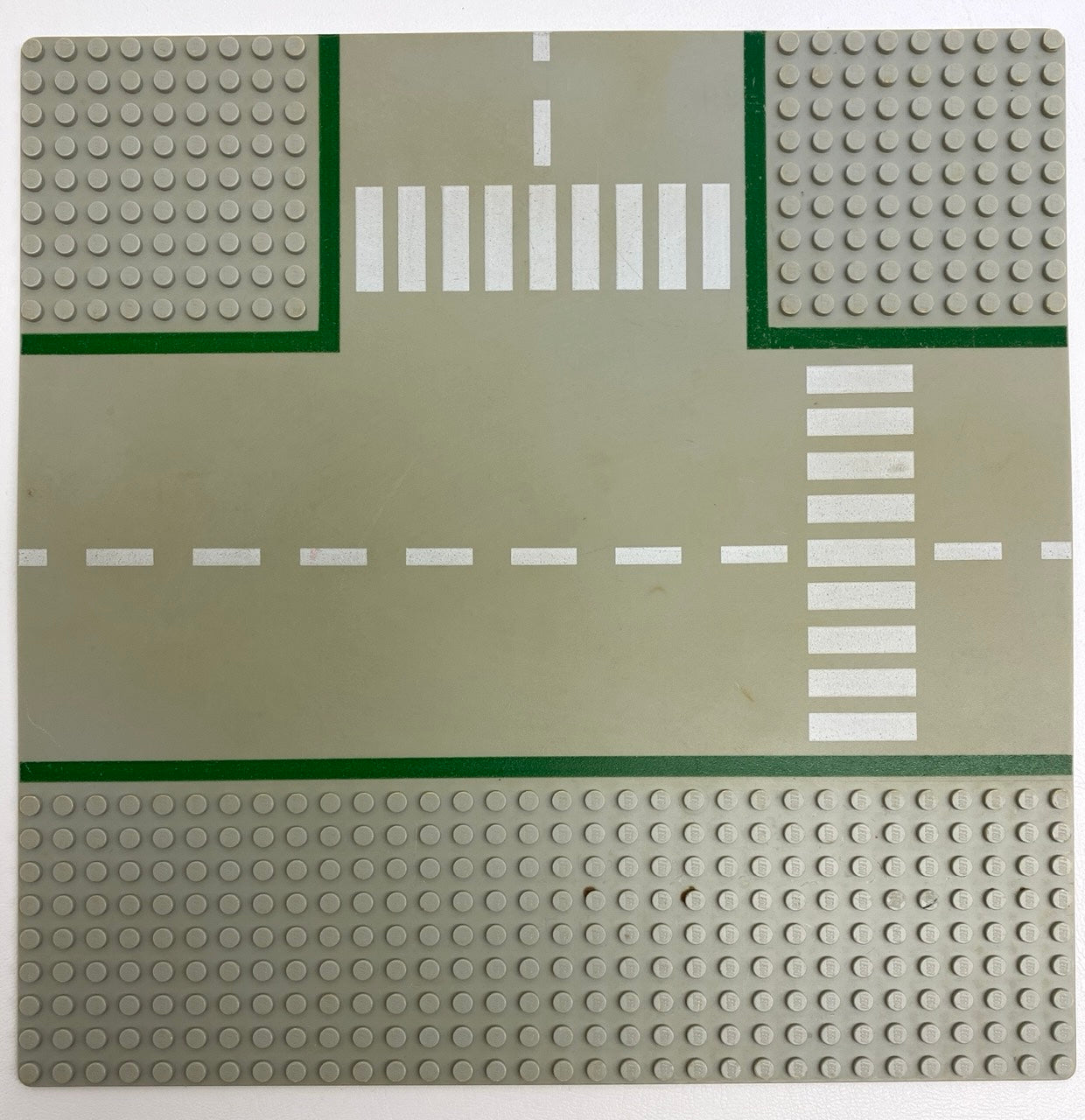 LEGO Vintage Baseplate 32x32 Light Grey (Old Shade) 9-Stud T Intersection