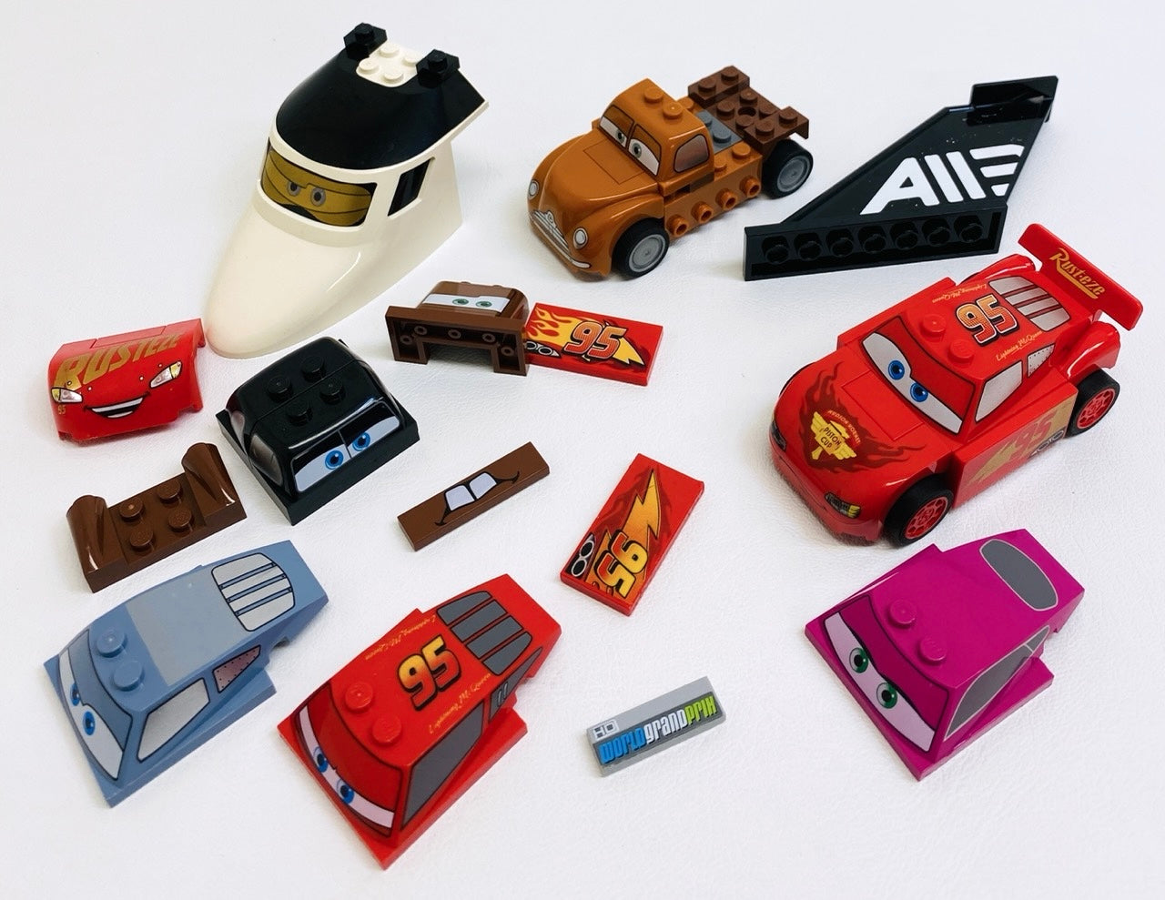 LEGO Pixar Cars / Planes Fun Pack Mixed Printed and Character Pieces