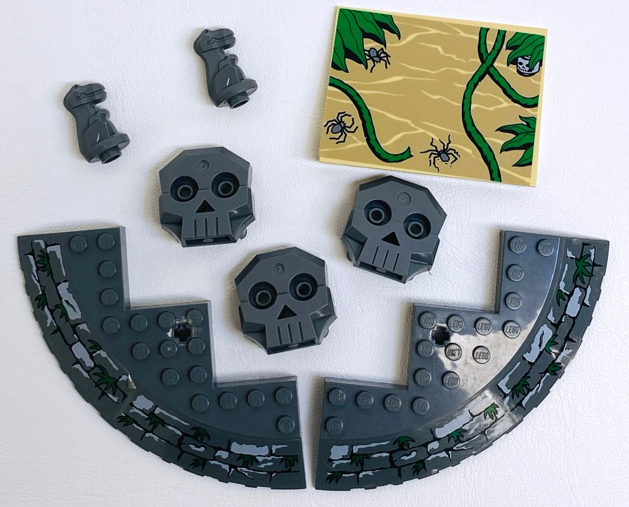 LEGO Indiana Jones Temple Escape Pieces Fun Pack Mixed Slopes Skulls Dinosaurs