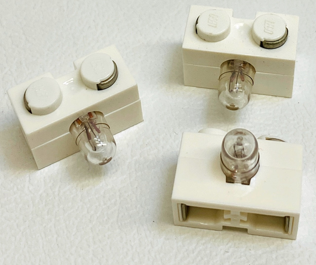 LEGO Vintage Electric Light Brick 1x2 Pack of 3 White