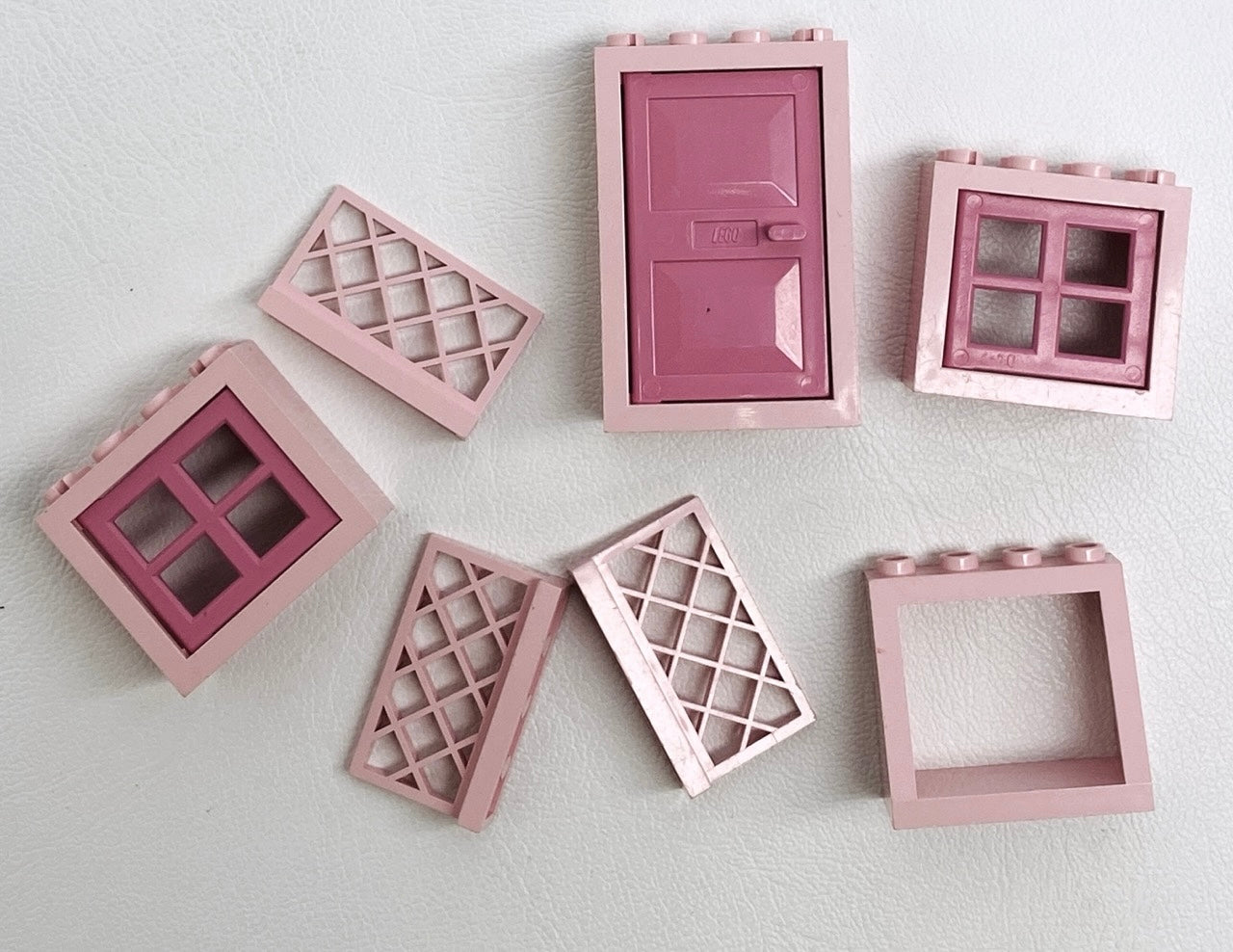 LEGO Vintage Pink Fun Pack Door Windows Fences Rose Pink / Medium Pink