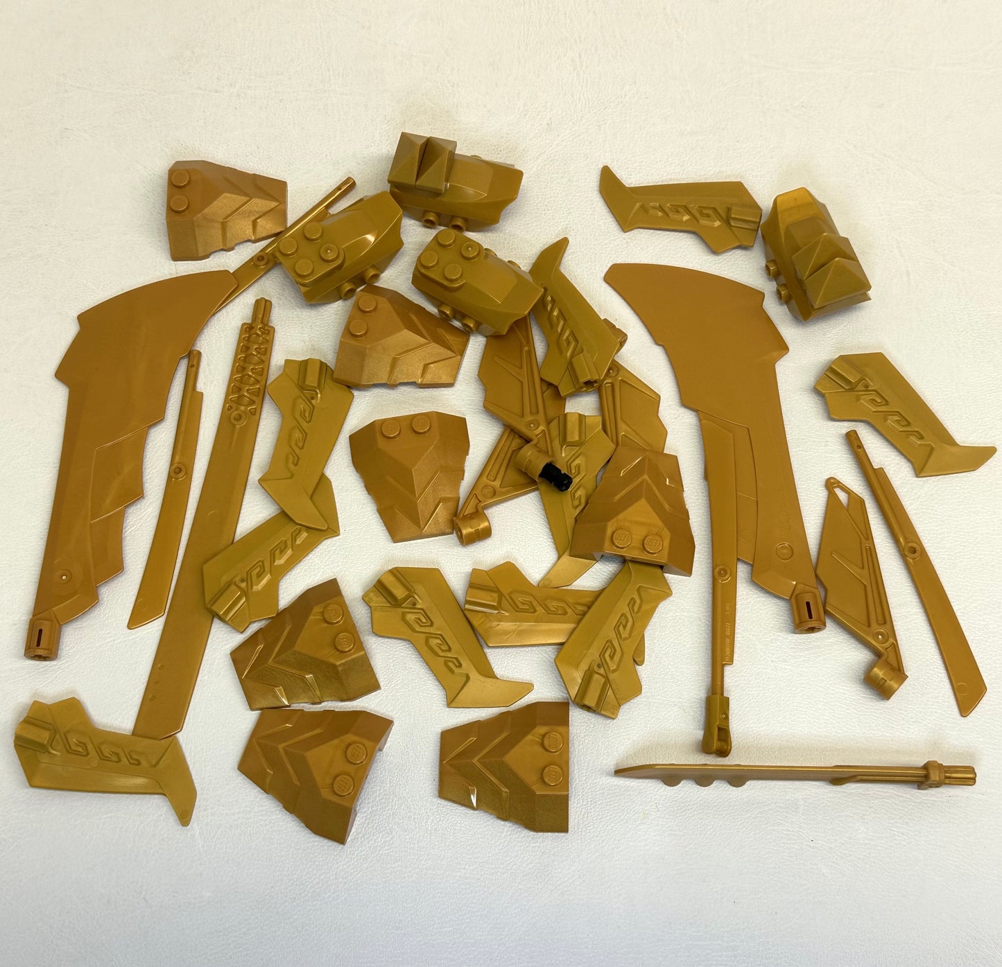 LEGO Ninjago Pearl Gold Mech / Blades / Amour Fun Pack