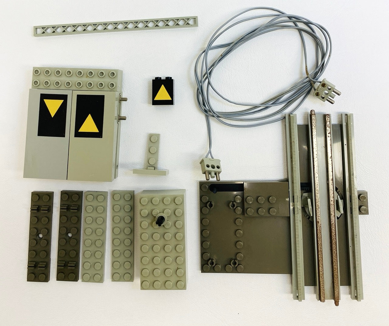 LEGO Trains Vintage 12V Remote Controlled Decoupling Set #7862 - As Pictured