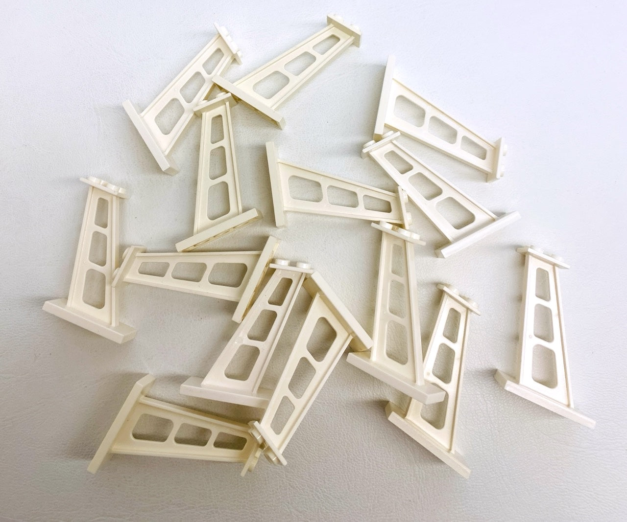 LEGO White Support Inclined Stanchion 2x4x5 Pack of 14