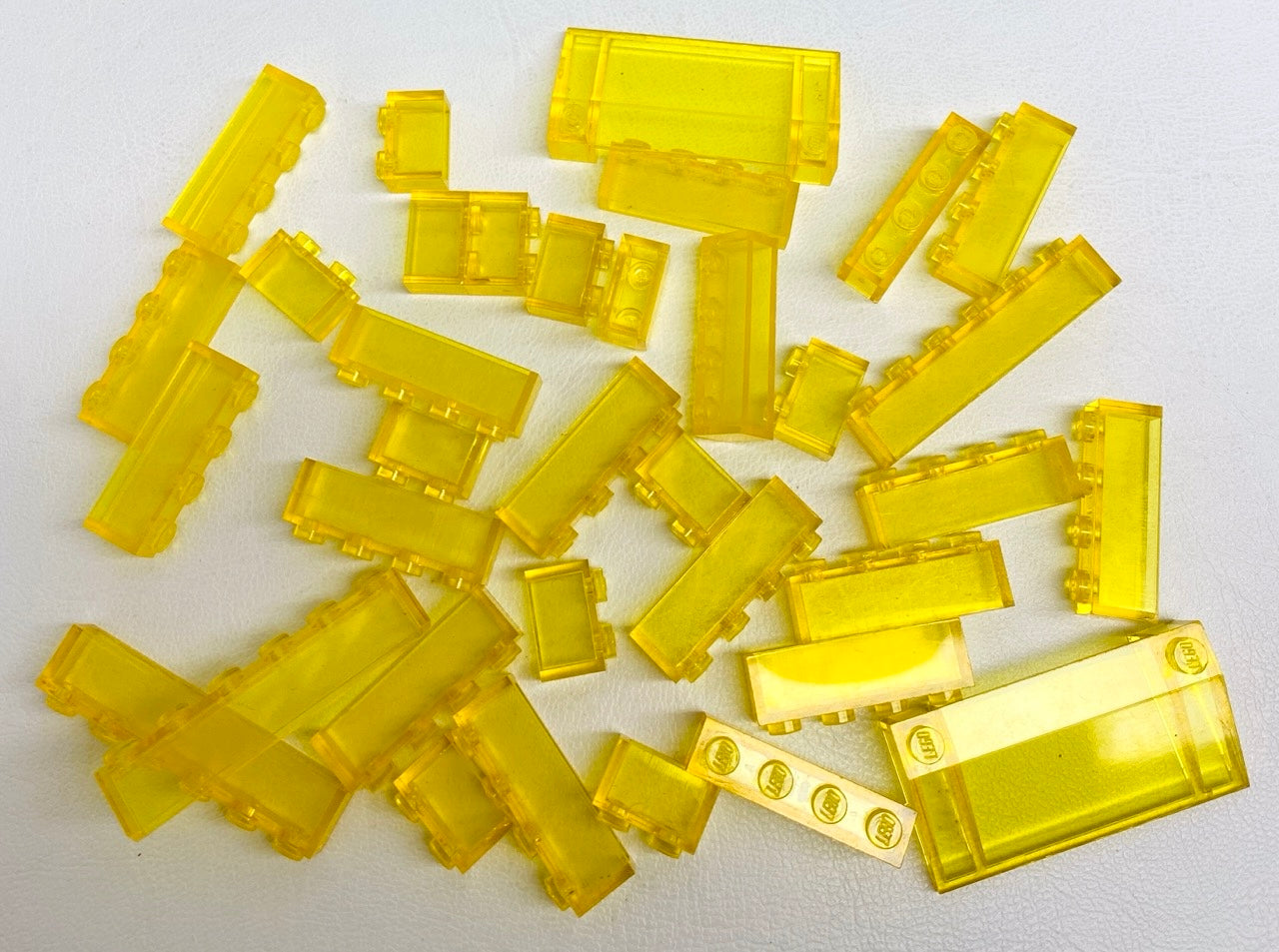 LEGO Classic Space Fun Pack Mixed Trans Yellow Bricks and Slopes/Windscreens