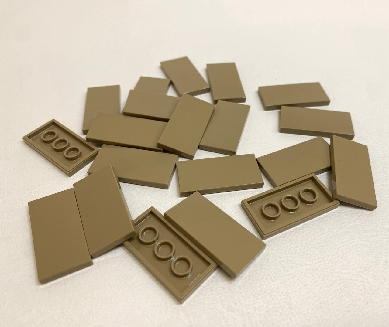 LEGO Tile 2x4 BRAND NEW Pack of Approx 20 Dark Tan