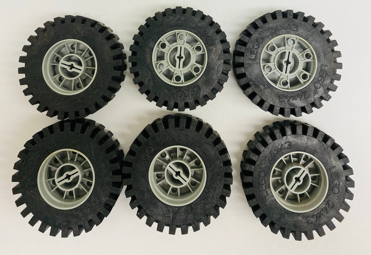 LEGO Technic Vintage Large Tyre 24x43 Pack of 6 with Light Grey Hubs (Old Shade)