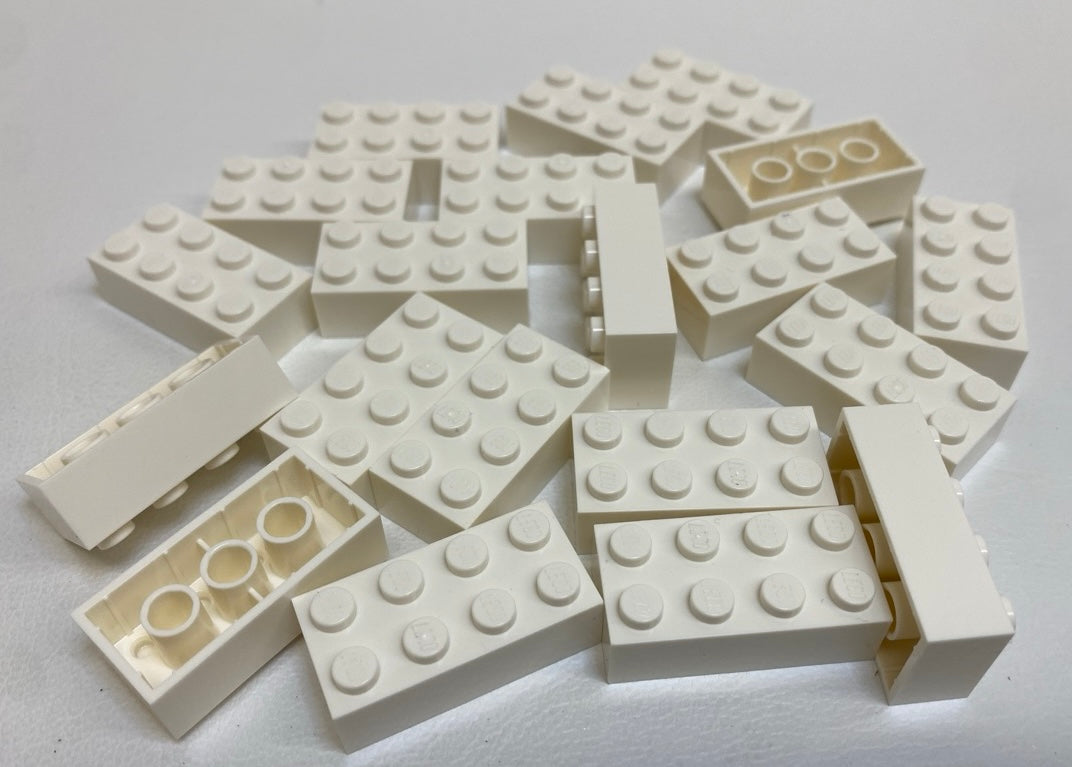 LEGO Brick 2x4 BRAND NEW Pack of Approx 20 White