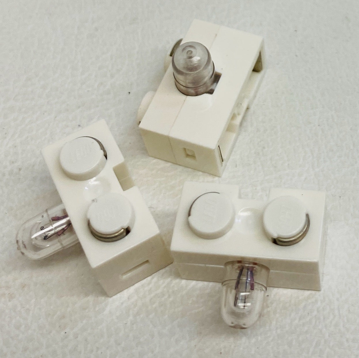 LEGO Vintage Electric Light Brick 1x2 Pack of 3 White