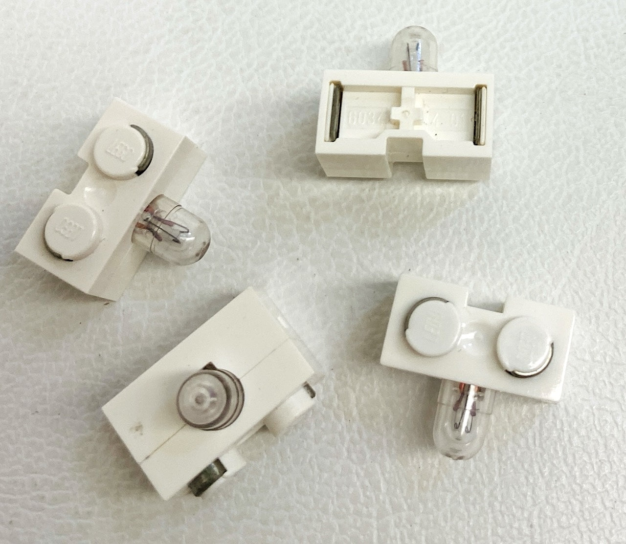 LEGO Vintage Electric Light Brick 1x2 Pack of 4 White