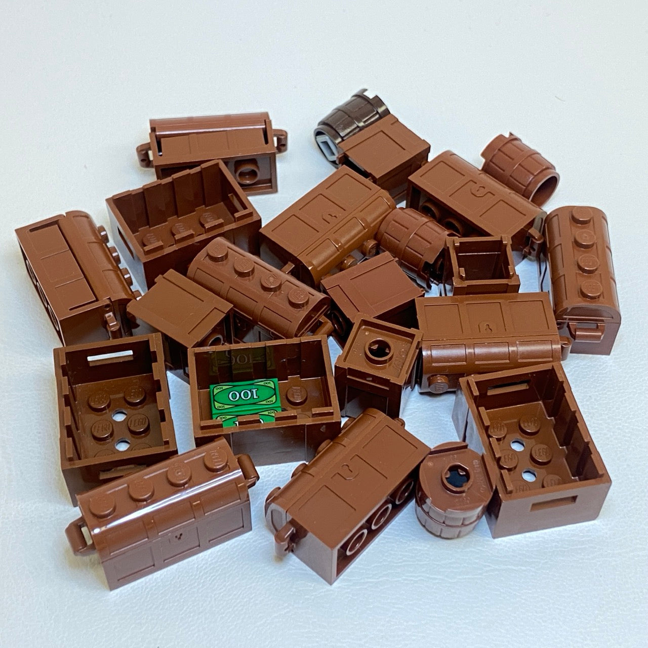 LEGO Reddish Brown Cargo Container Fun Pack Barrels Crates and Treasure Chests