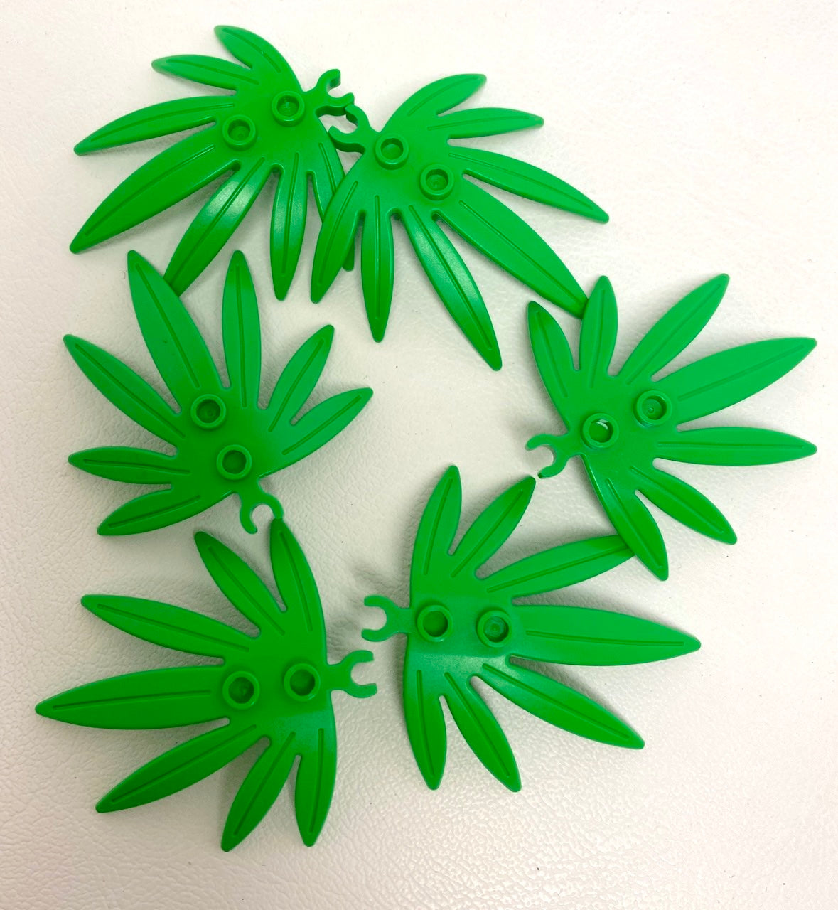 LEGO Plants Swordleaf Palm Leaves Pack of 6 Bright Green