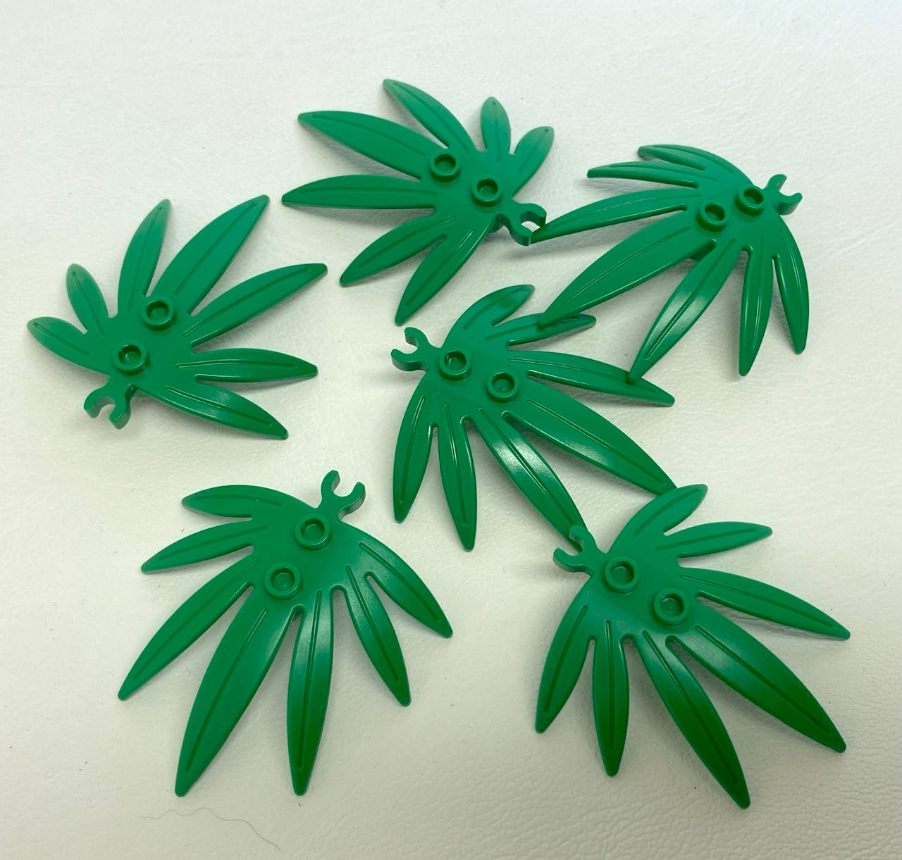 LEGO Plants Swordleaf Palm Leaves Pack of 6 Green