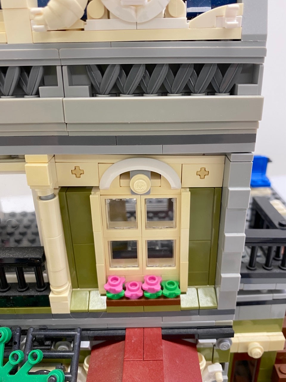 LEGO Creator Parisian Restaurant Modular Building Set #10243 - See Description