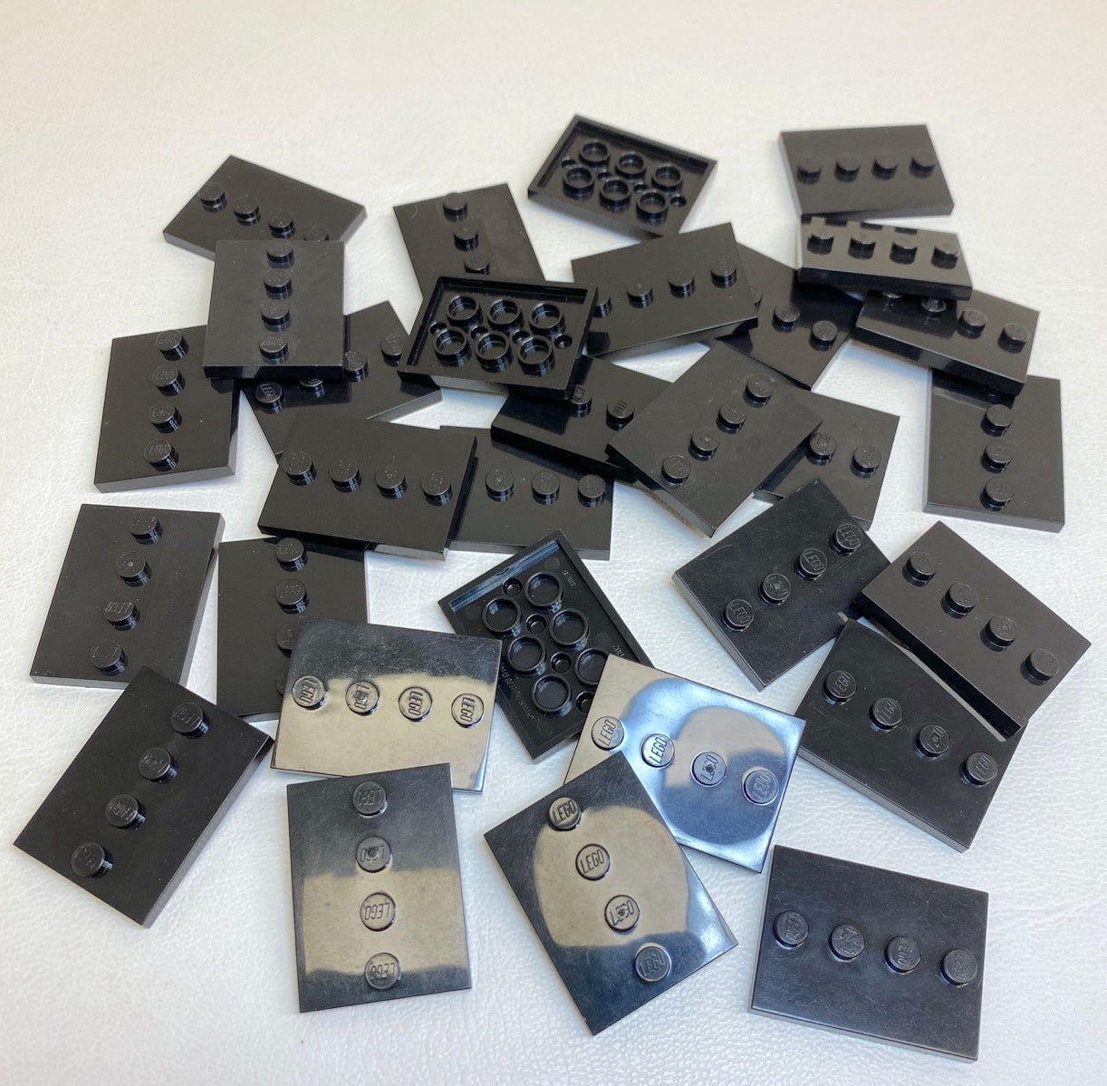 LEGO Tile 3x4 Pack of Approx 30 Black Minifigure Display Base