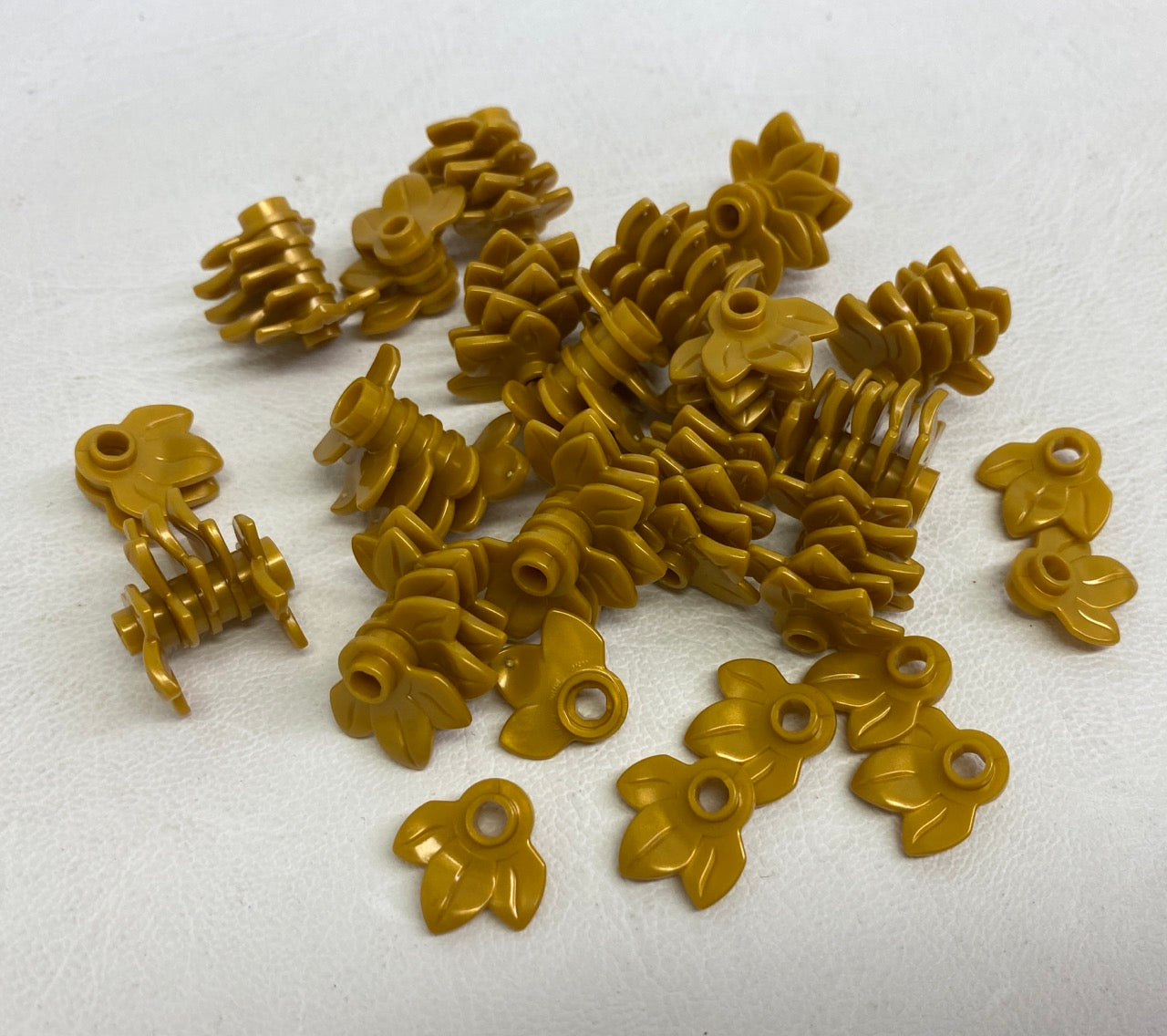 LEGO Plants Pearl Gold Round Plate with 3 Leaves Pack of Approx 85