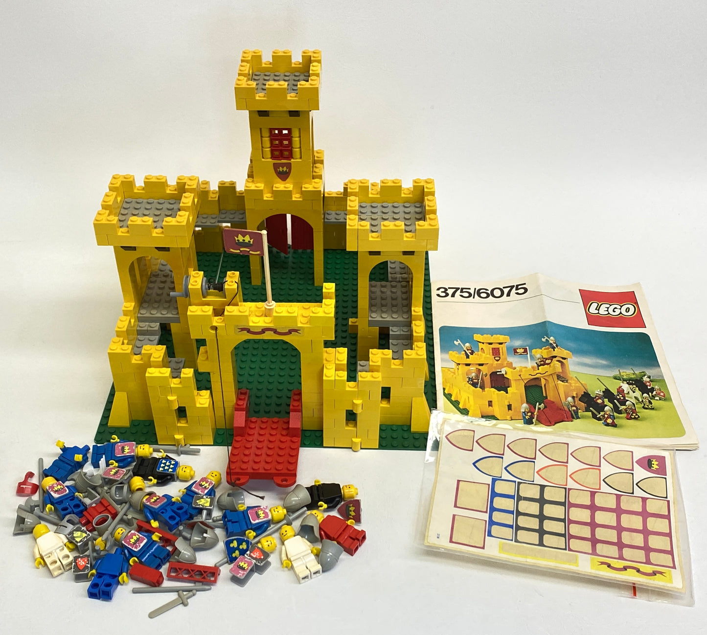 LEGO Castle Vintage Classic Castle Set #375 - As Pictured