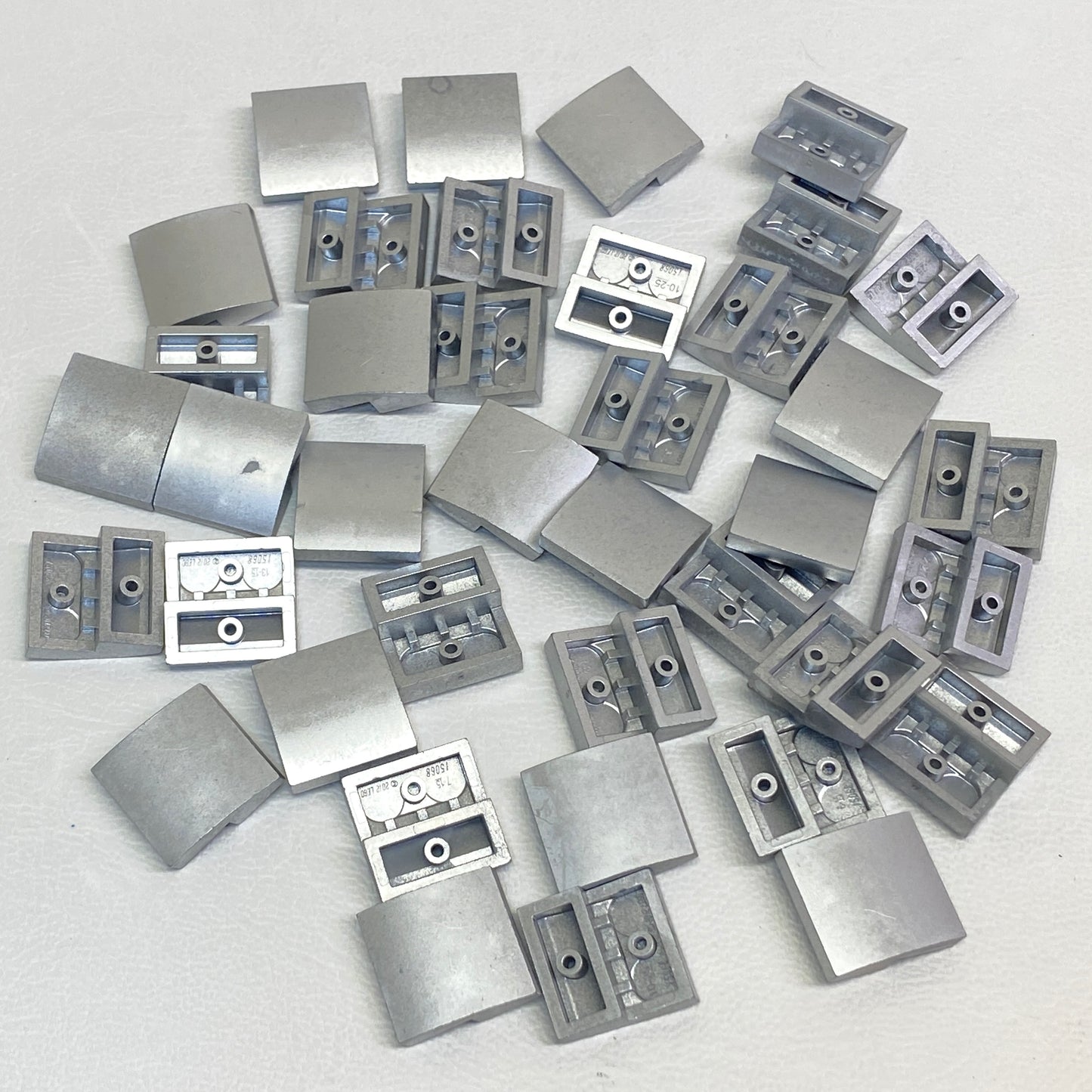 LEGO Metallic Silver Curved Slope 2x2x2/3 Fun Pack