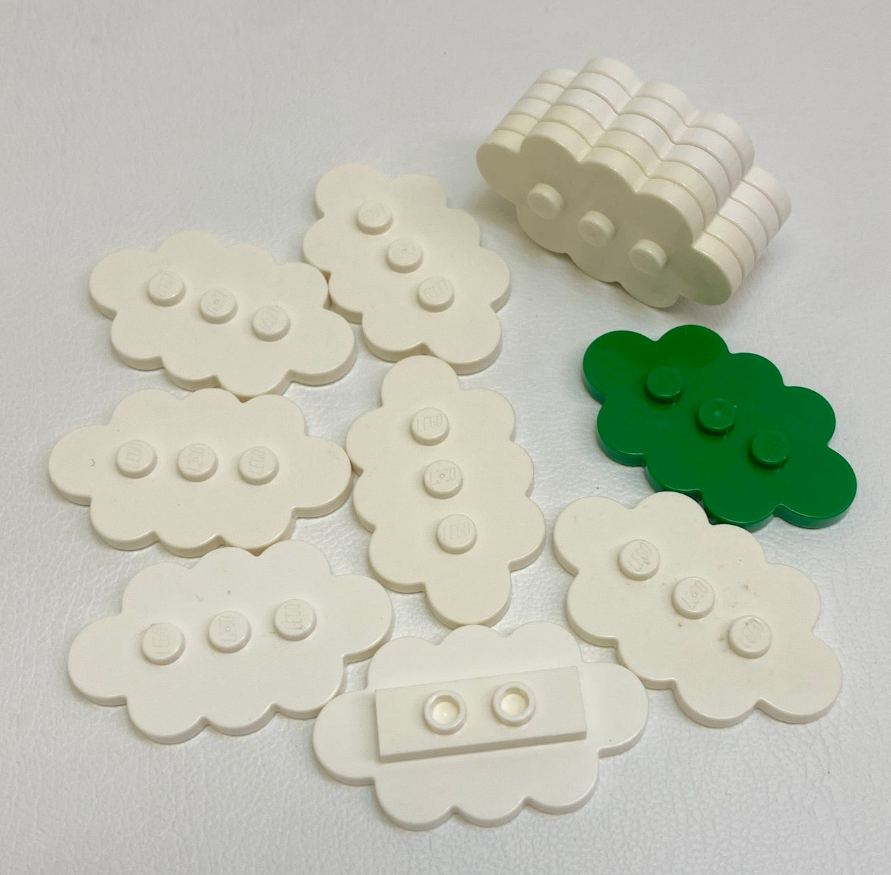 LEGO Cloud Shape Tile 3x5 Mixed Fun Pack