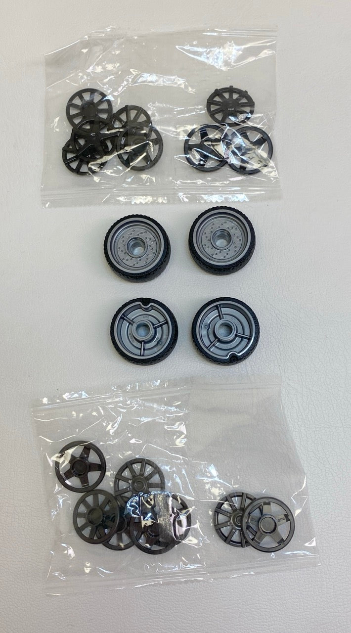 LEGO Wheel Fun Pack of 4 with Mixed Hubs
