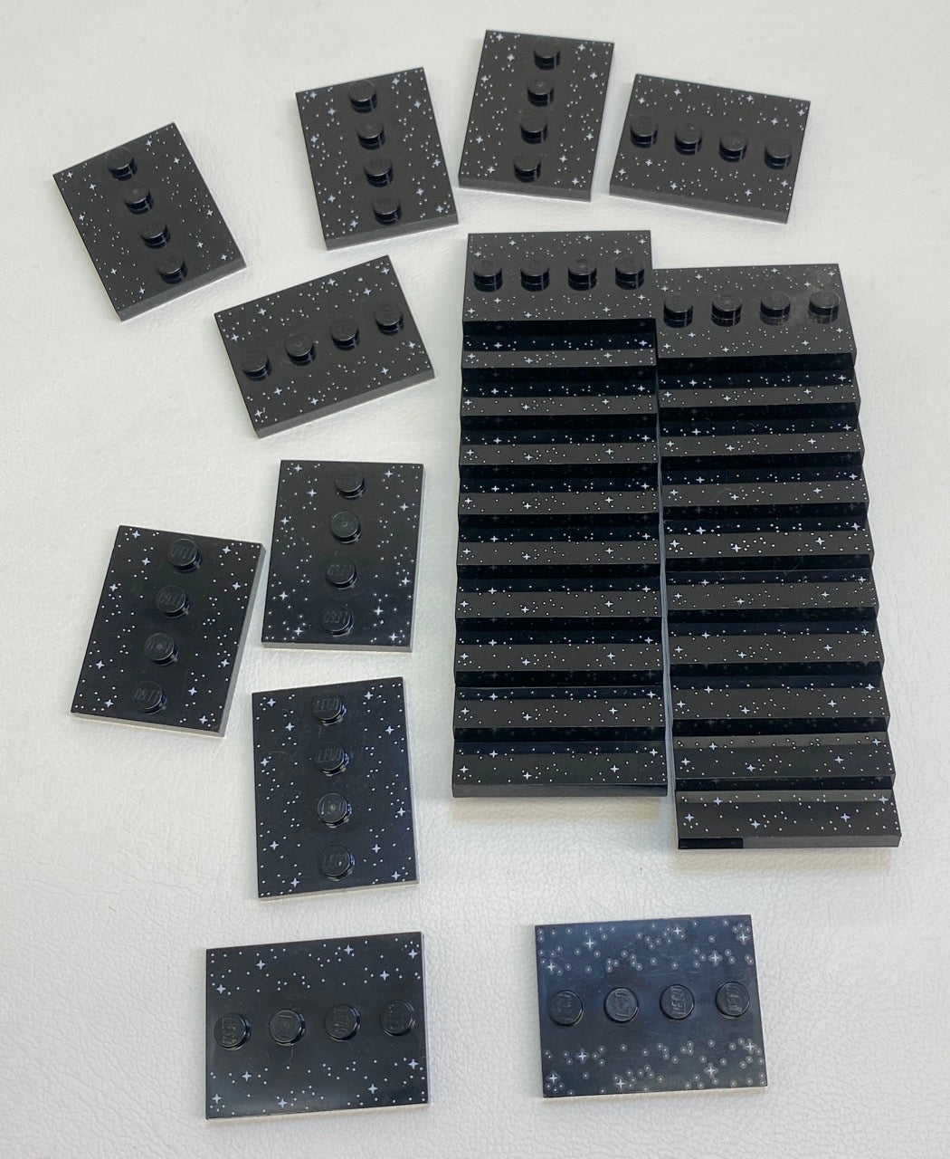LEGO Tile 3x4 Pack of 30 Black Minifigure Display Base with Star Pattern