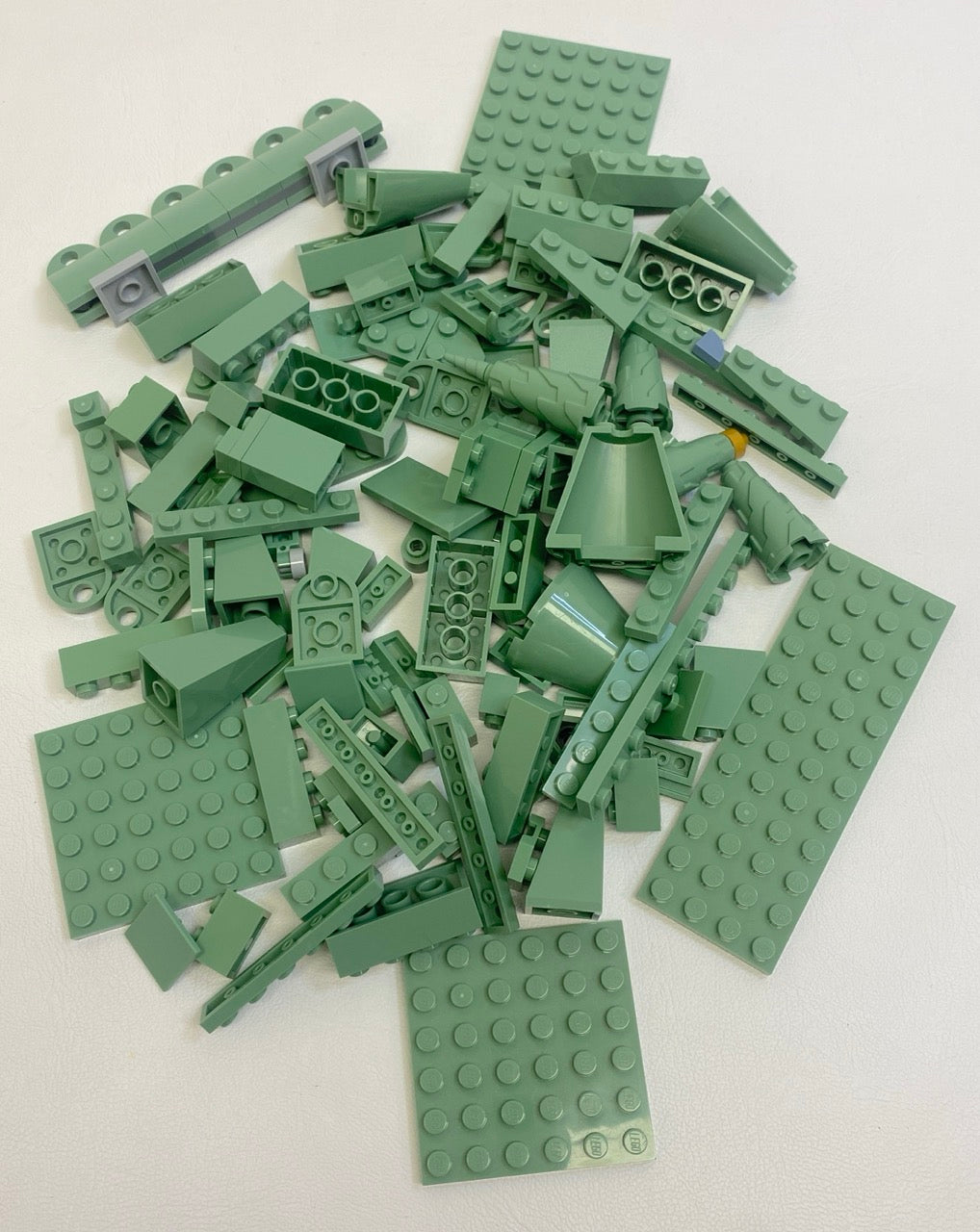 LEGO Sand Green Fun Pack Mixed Pieces