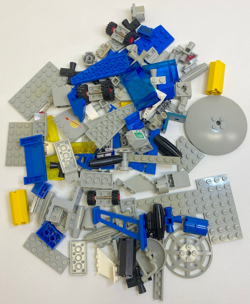 LEGO Vintage Space Fun Pack Mixed Pieces