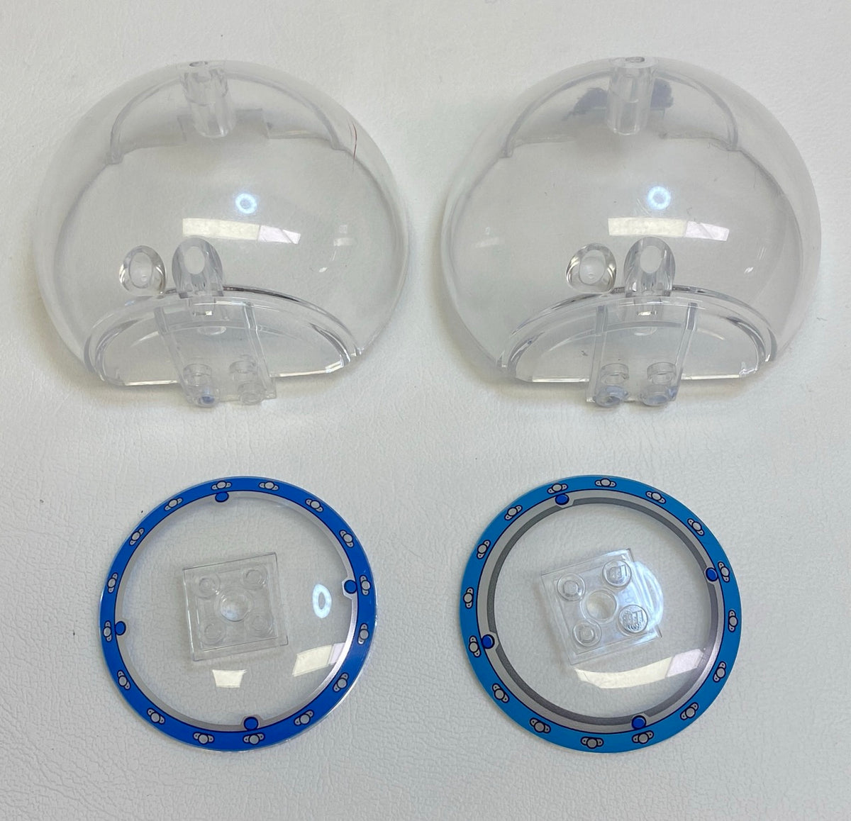 LEGO Jurassic World Gyrosphere Fun Pack Trans Clear Hemispheres and Dishes