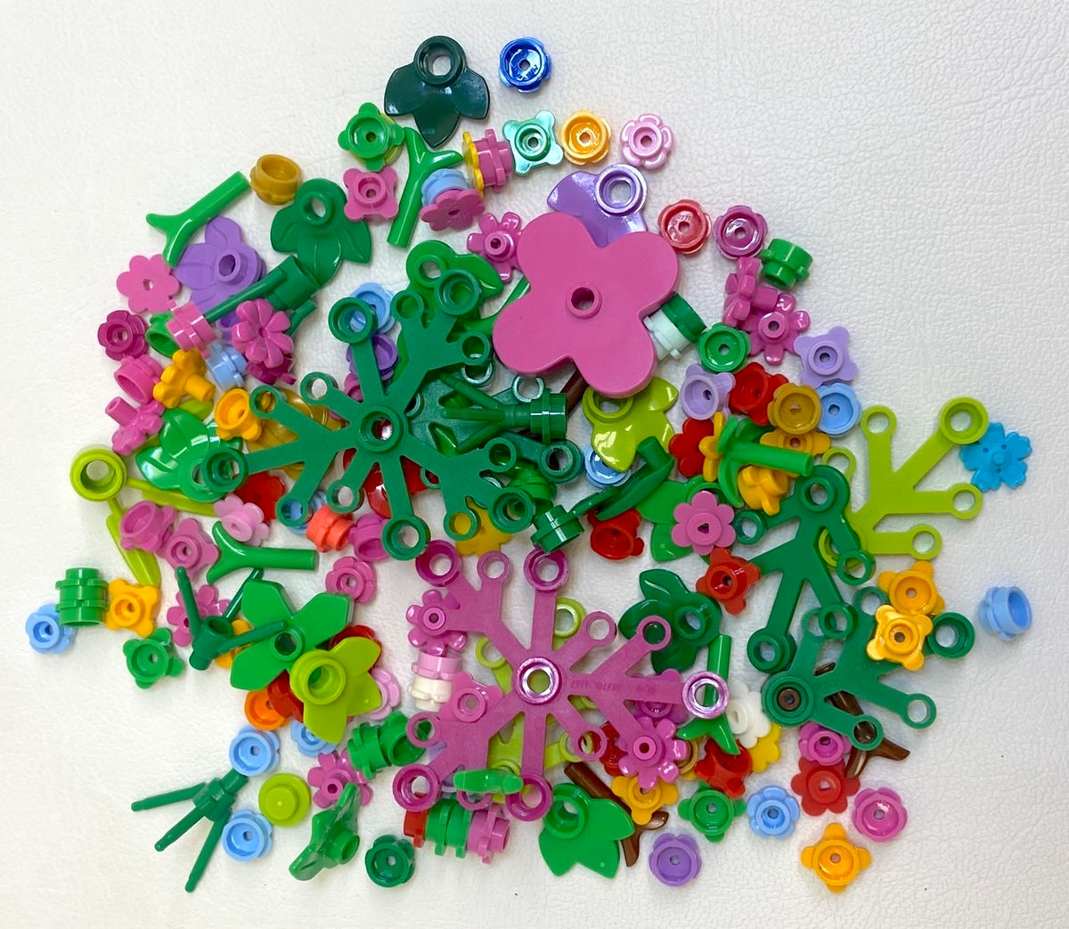 LEGO Plants Mixed Fun Pack Leaves Flowers Foliage