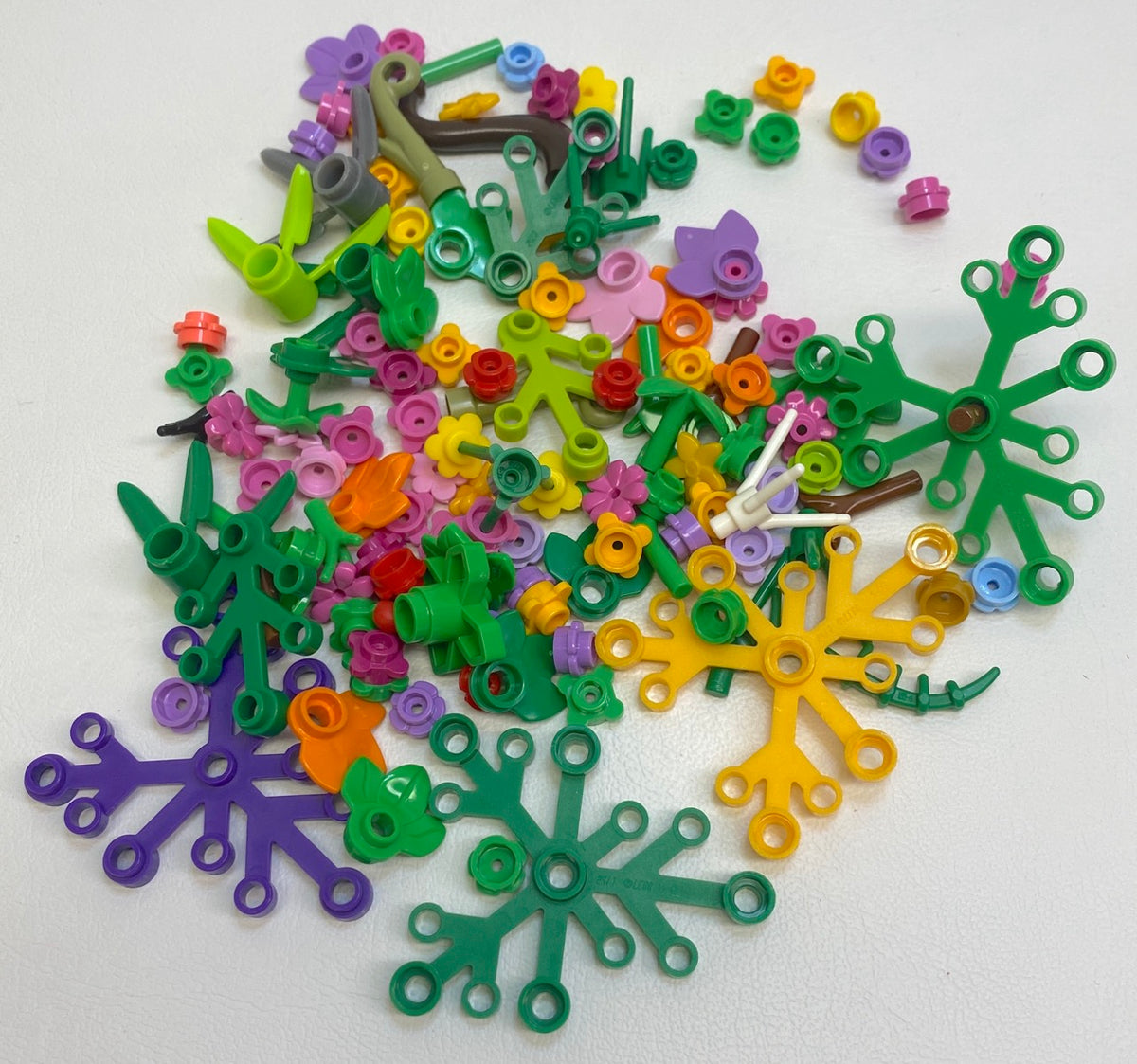 LEGO Plants Mixed Fun Pack Leaves Flowers Foliage