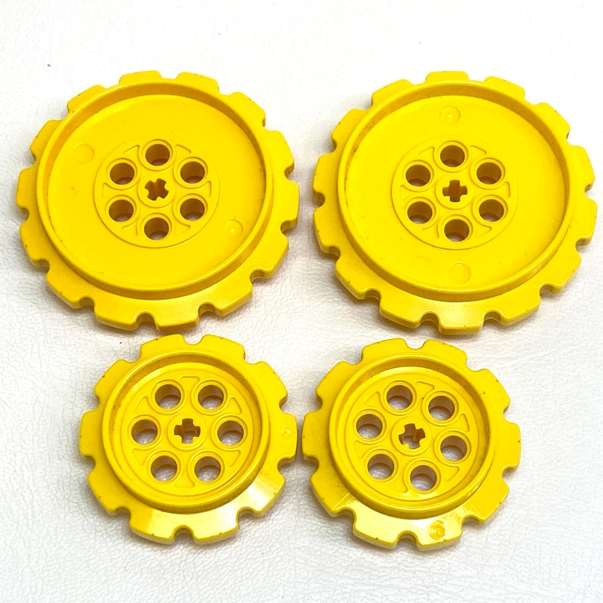LEGO Technic Tread Sprocket Mixed Fun Pack Yellow