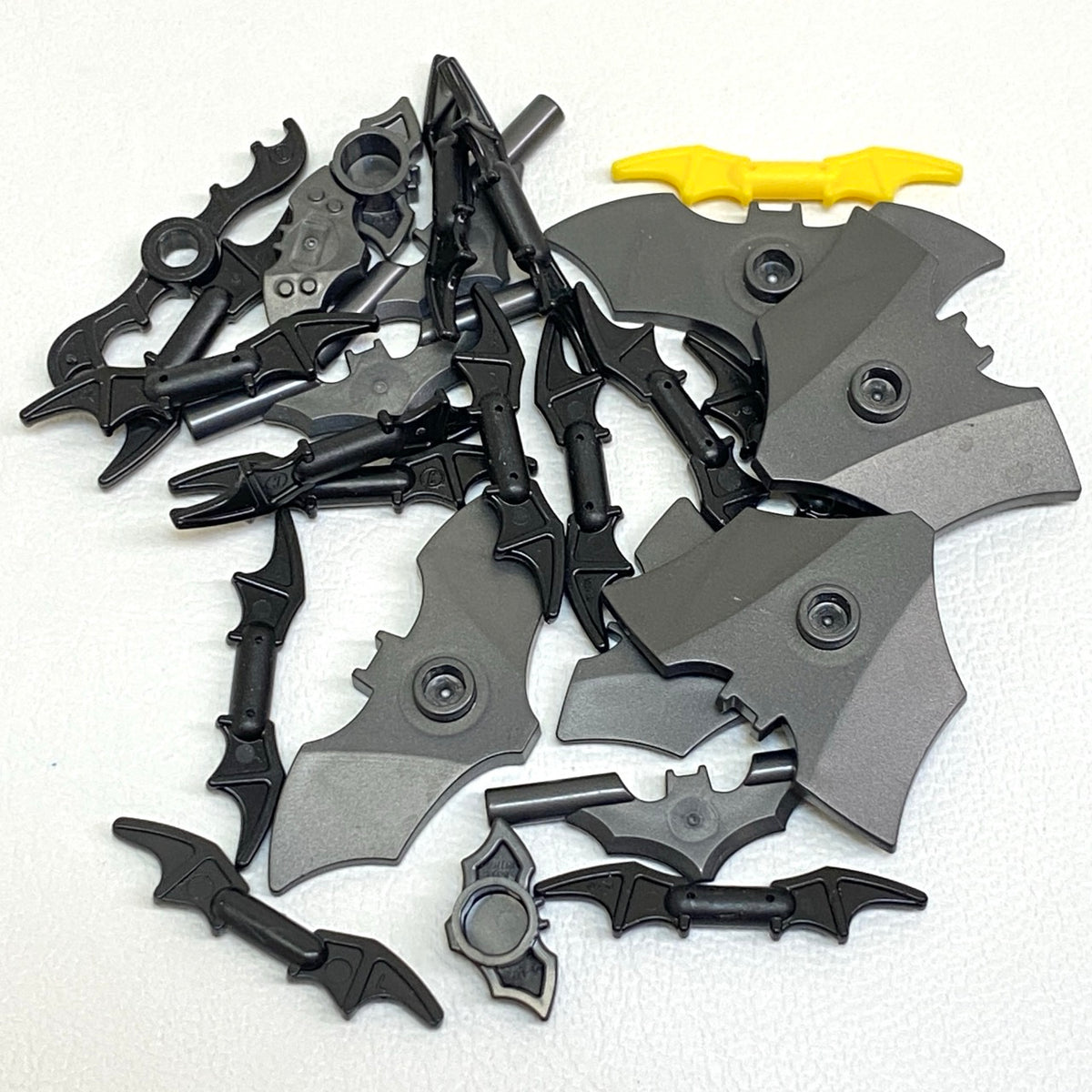 LEGO DC Superheroes Batman Accessories Pack Mixed Batarangs and Bat-Symbols