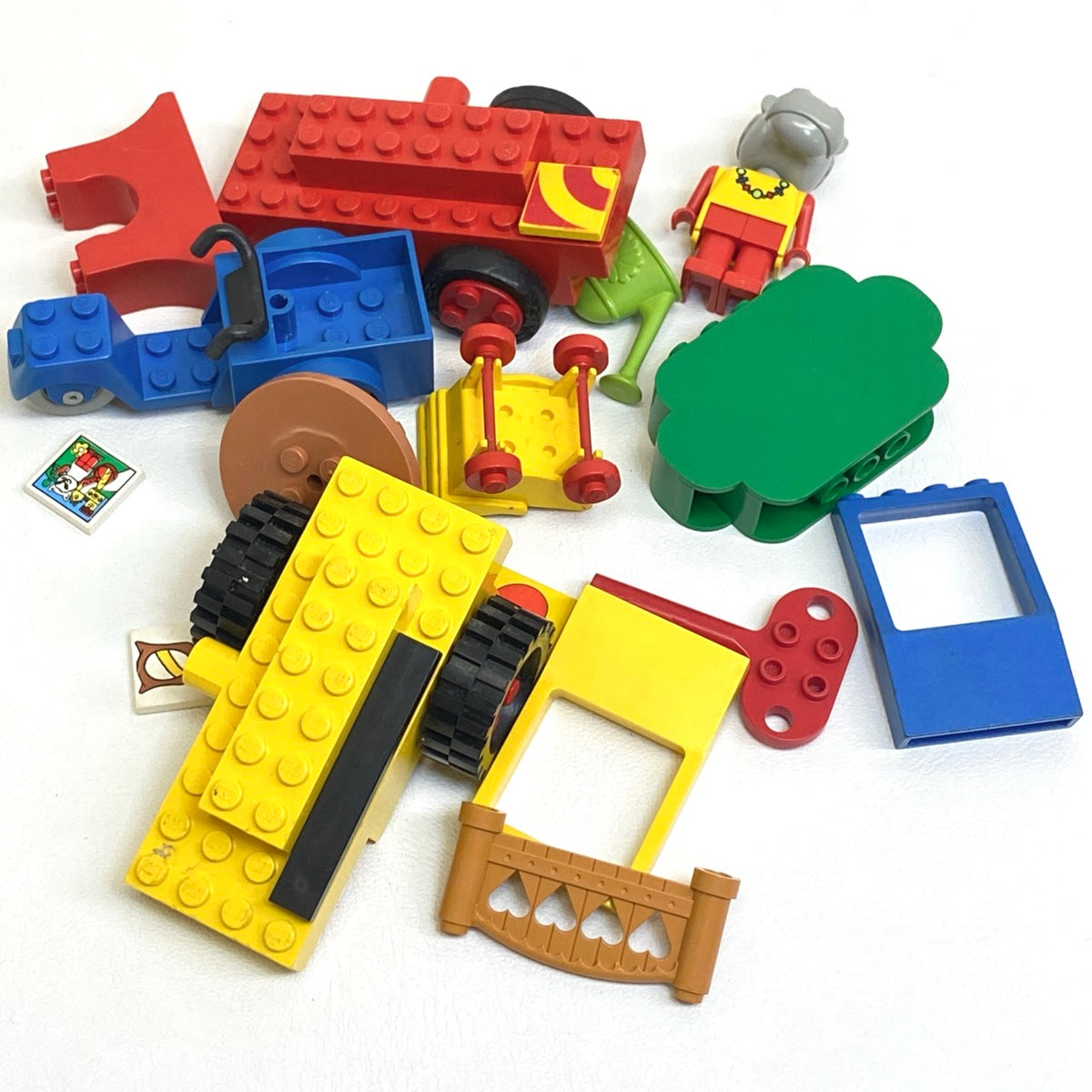 LEGO Vintage Fabuland Fun Pack Mixed Figures and Pieces