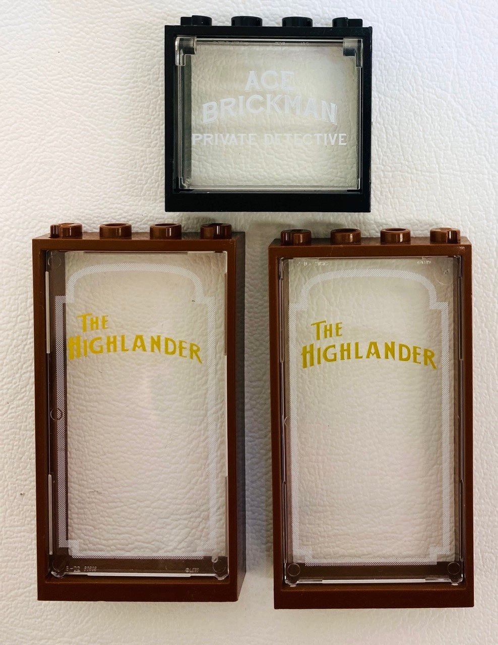 LEGO Window Fun Pack "Ace Brickman" and "The Highlander" from Modular Detective's Office