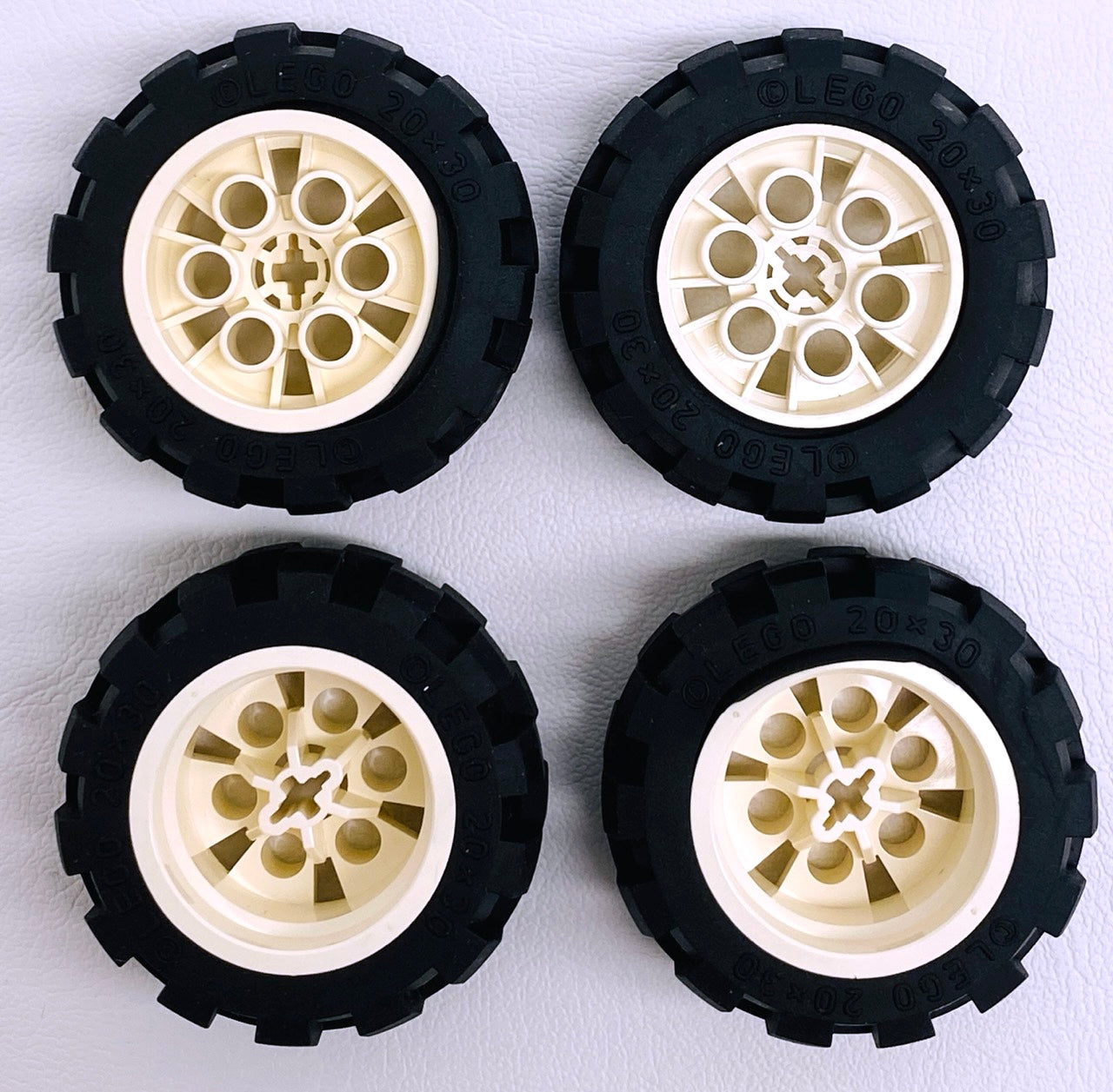 LEGO Technic Balloon Tyre 20x30 Pack of 4 with White Hub