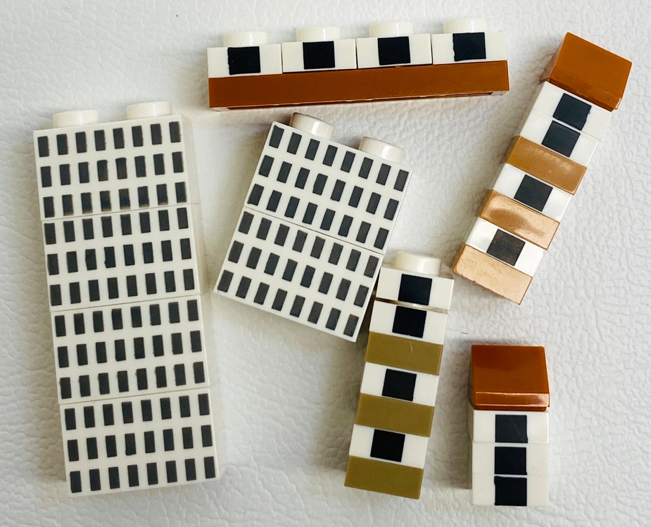 LEGO Printed White Pieces Mixed Fun Pack Details from Architecture Singapore Set