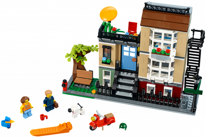 LEGO Creator Park Street Townhouse Set #31065 Includes Minifigures and Instructions