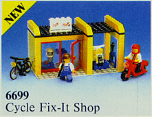 LEGO Vintage Classic Town Cycle Fix-It Shop Set #6699 Incl. Minifig & Instructions.