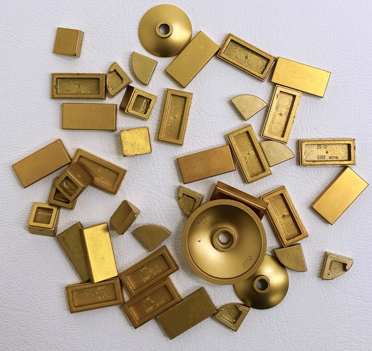 LEGO Metallic Gold Fun Pack Mixed Tiles and Dishes