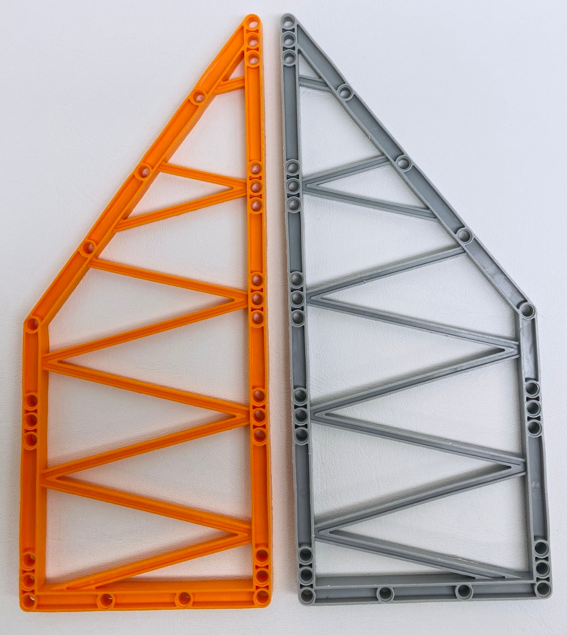 LEGO Support Girder 31x13 Trapezoid Pack of 2 Light Bluish Grey / Orange