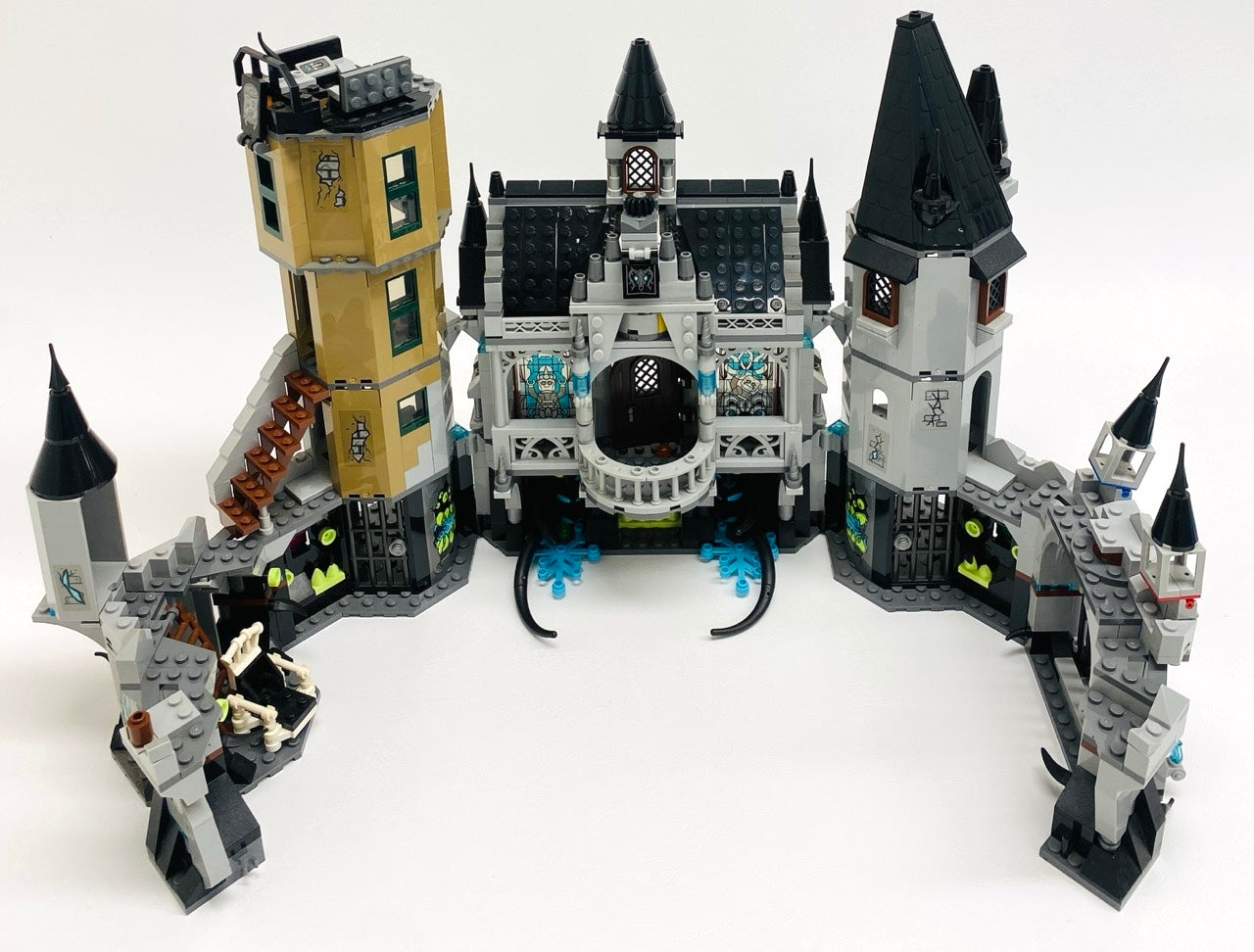 LEGO Hidden Side Mystery Castle Set #70437 As Pictured