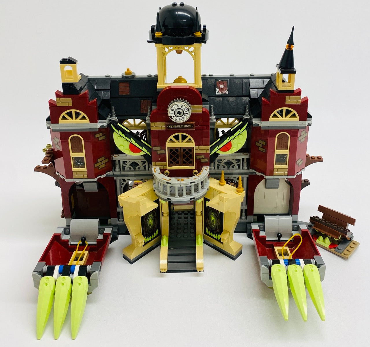 LEGO Hidden Side Newbury Haunted High School Set #70425 As Pictured