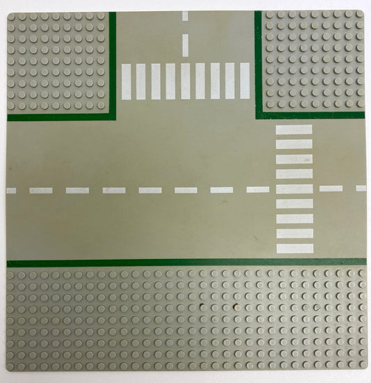 LEGO Vintage Baseplate 32x32 Light Grey (Old Shade) 9-Stud T Intersection
