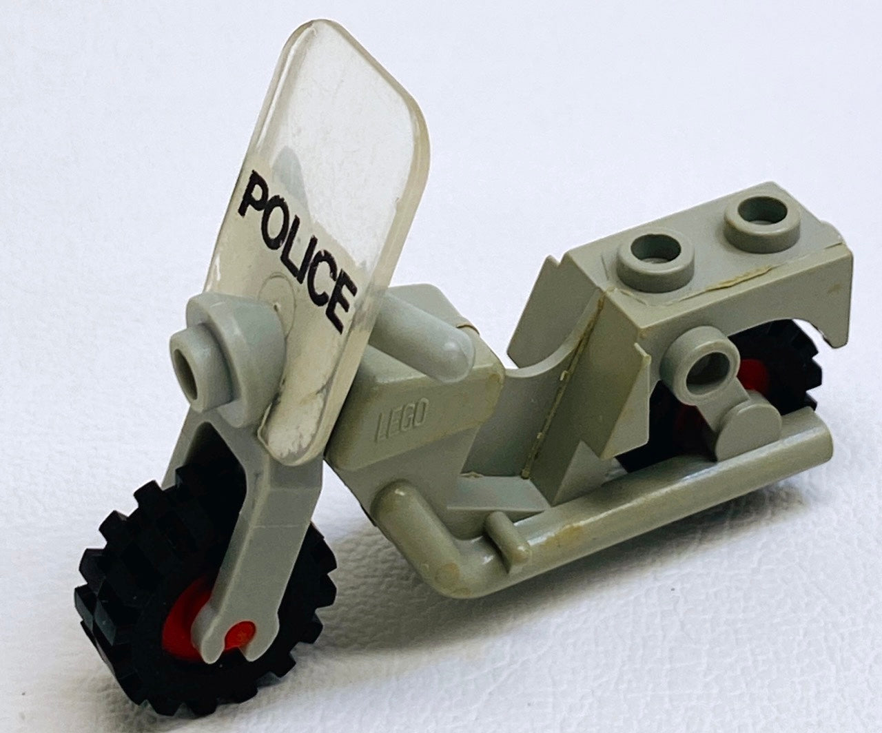 LEGO Vintage Motorcycle Light Grey (Old Shade) with Windscreen